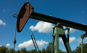 "Involuntaria guerra de precios" del petr&oacute;leo en Venezuela