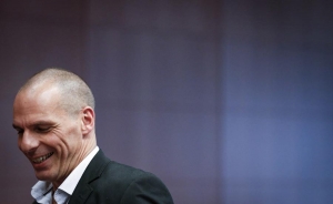 Varufakis califica negociaciones con el eurogrupo de guerra financiera