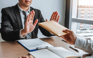 Grandes empresas, las m&aacute;s vulnerables a pr&aacute;cticas de corrupci&oacute;n