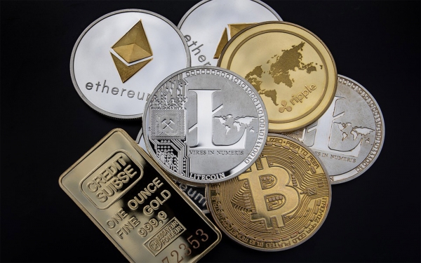 A Trump le asusta el futuro del d&oacute;lar y declara la guerra a las criptomonedas