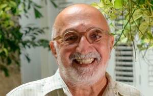 Con l&aacute;grimas en los ojos