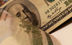 Dolarizaci&oacute;n, el mejor acuerdo de libre comercio: Uni&oacute;n Editorial