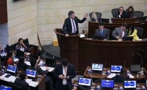 Congresistas crean bloque en contra de venta de Isag&eacute;n