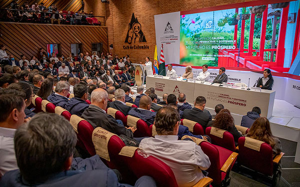 Comit&eacute; Nacional de Cafeteros fija calendario para elecci&oacute;n de nuevo gerente