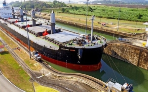 Cortizo conmemora paso del Canal de Panam&aacute; a manos nacionales