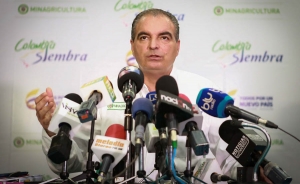 &ldquo;Colombia Siembra&rdquo; no se parece en nada a AIS: Iragorri