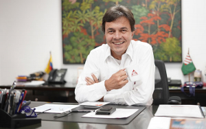 Jap&oacute;n concede a Roberto V&eacute;lez Vallejo Orden del Sol Naciente