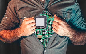 Nuevas tecnolog&iacute;as e IA, retos y amenazas en la sociedad: OIT