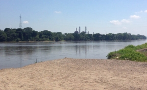 Puerto Boyac&aacute; en su laberinto, sin tierra, sin petr&oacute;leo y sin r&iacute;o