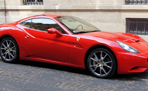 Ferrari comienza los tr&aacute;mites para cotizar en Wall Street