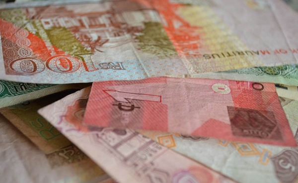 India recorta en medio punto el precio del dinero, la mayor bajada en 4 a&ntilde;os