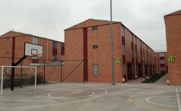 Cumbria Constructora incursiona en VIS