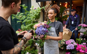 San Valent&iacute;n impulsa exportaciones de flores y FedEx fortalece operaciones