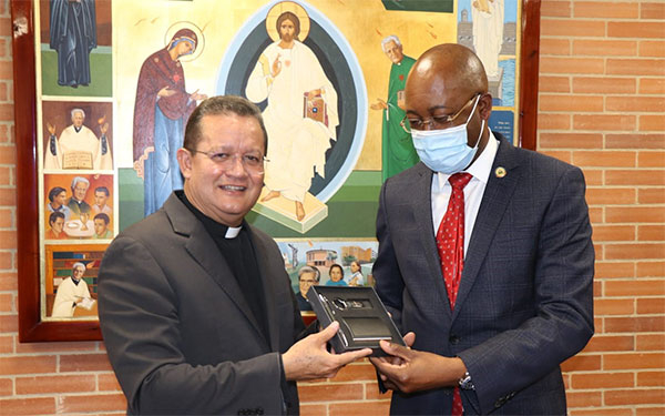 Uniminuto crea hoja de ruta en materia educativa con el gobierno haitiano