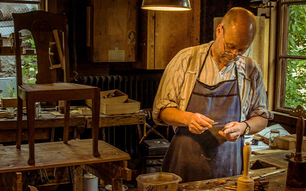 En Colombia hay d&eacute;ficit de carpinteros y artistas de la madera: SENA