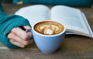 P&aacute;ginas, letras, im&aacute;genes e ideas, m&aacute;s amenas con aroma y sabor a caf&eacute;