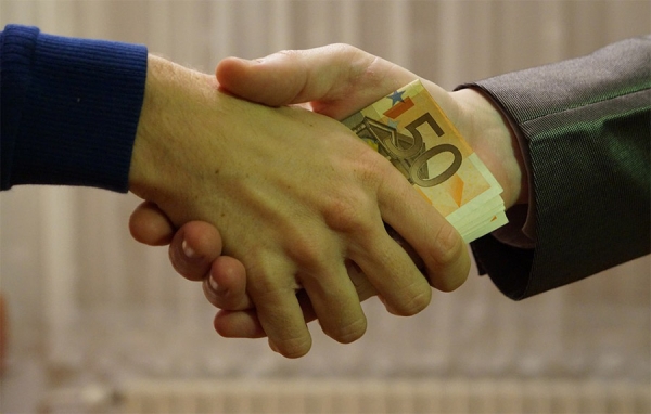 Corrupci&oacute;n, el costoso 'c&aacute;ncer' que est&aacute; desintegrando al mundo
