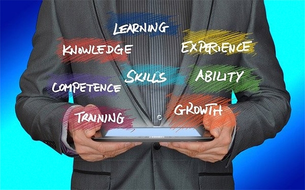 El estado tiene que ser m&aacute;s amigo de la educaci&oacute;n y las empresas: MMC