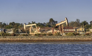 Cautela internacional e incremento en el petr&oacute;leo ayudan a Colombia