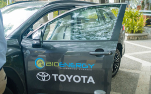 Exhiben auto h&iacute;brido con bioetanol de ca&ntilde;a 100% colombiano