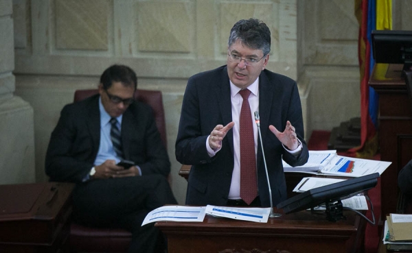 Agencia calificadora Fitch Ratings ratifica la calificaci&oacute;n BBB de Colombia