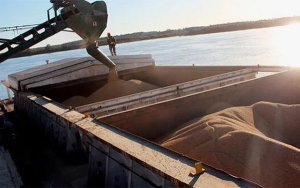 Gobierno ordena a puerto de Buenaventura suspender carga a granel