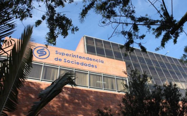 Pliego de cargos a empresas que no reportaron sus estados financieros