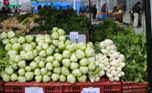 Los precios de los alimentos bajan en noviembre por las abundantes reservas